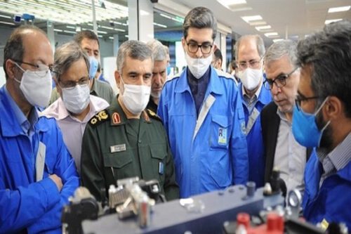 فیلم؛ بازدید فرمانده نیروی هوافضای سپاه از نمایشگاه دستاوردهای ایران خودرو
