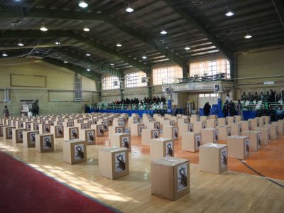۸۰۰ بسته آموزشی به دانش‌آموزان کم‌برخوردار سرخس اهدا شد