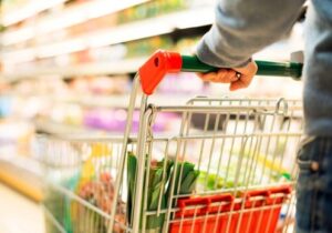 تأمین کالاهای اساسی در سرخس مطلوب است