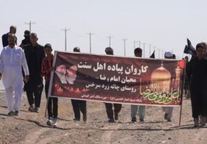 فیلم؛ زائران پیاده اهل سنت شهرستان سرخس در مسیر مشهدالرضا