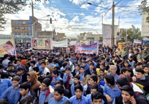 خروش انقلابی مرزداران سرخسی علیه استکبار جهانی در راهپیمایی ۱۳ آبان