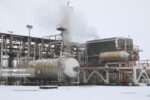 گزارش تصویری؛ تولید پایدار گاز زیر برف زمستان در پالایشگاه شهید هاشمی‌نژاد سرخس