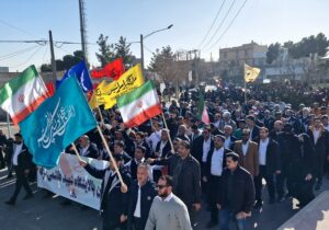 فیلم؛ راهپیمایی تاریخی ۲۲ دی مردم سرخس را با موسیقی مقاومت ببینید/ ما اقوام ایرانی مقابل دشمن مثل مشت محکمیم