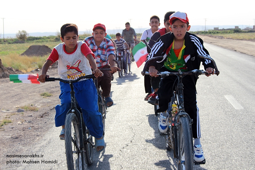 رکاب زنی کودکان دوچرخه سوار سرخسی در حمایت از کودکان یمن