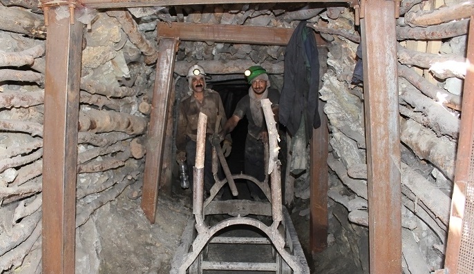ده ماه معوقات مزدی کارگران معدن آق دربند سرخس