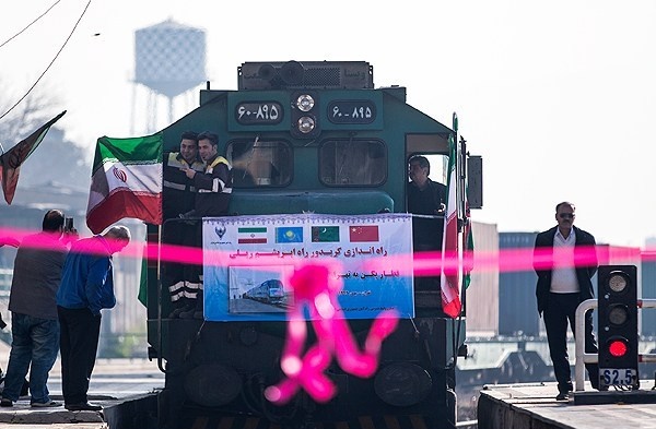 اولین قطار ترانزیتی راه ابریشم وارد تهران شد