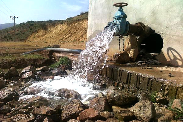 مصرف آب شرب برای دام، موجب کم‌آبی در برخی روستاهای سرخس شده است/ تعهدی نسبت به تأمین آب دام روستاییان نداریم
