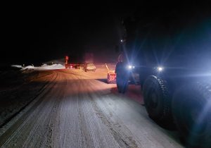 بارش برف و یخ‌زدگی محور سرخس- مشهد/ رانندگان از تردد غیرضروری خودداری کنند