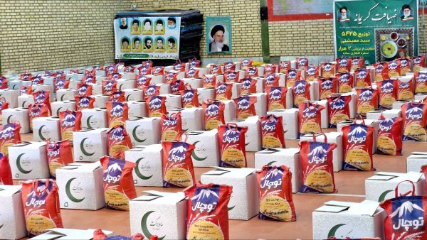 گزارش ویدئویی؛ توزیع ۵۴۲۵ سبد معیشتی بین نیازمندان توسط گروه‌های جهادی بسیج سرخس