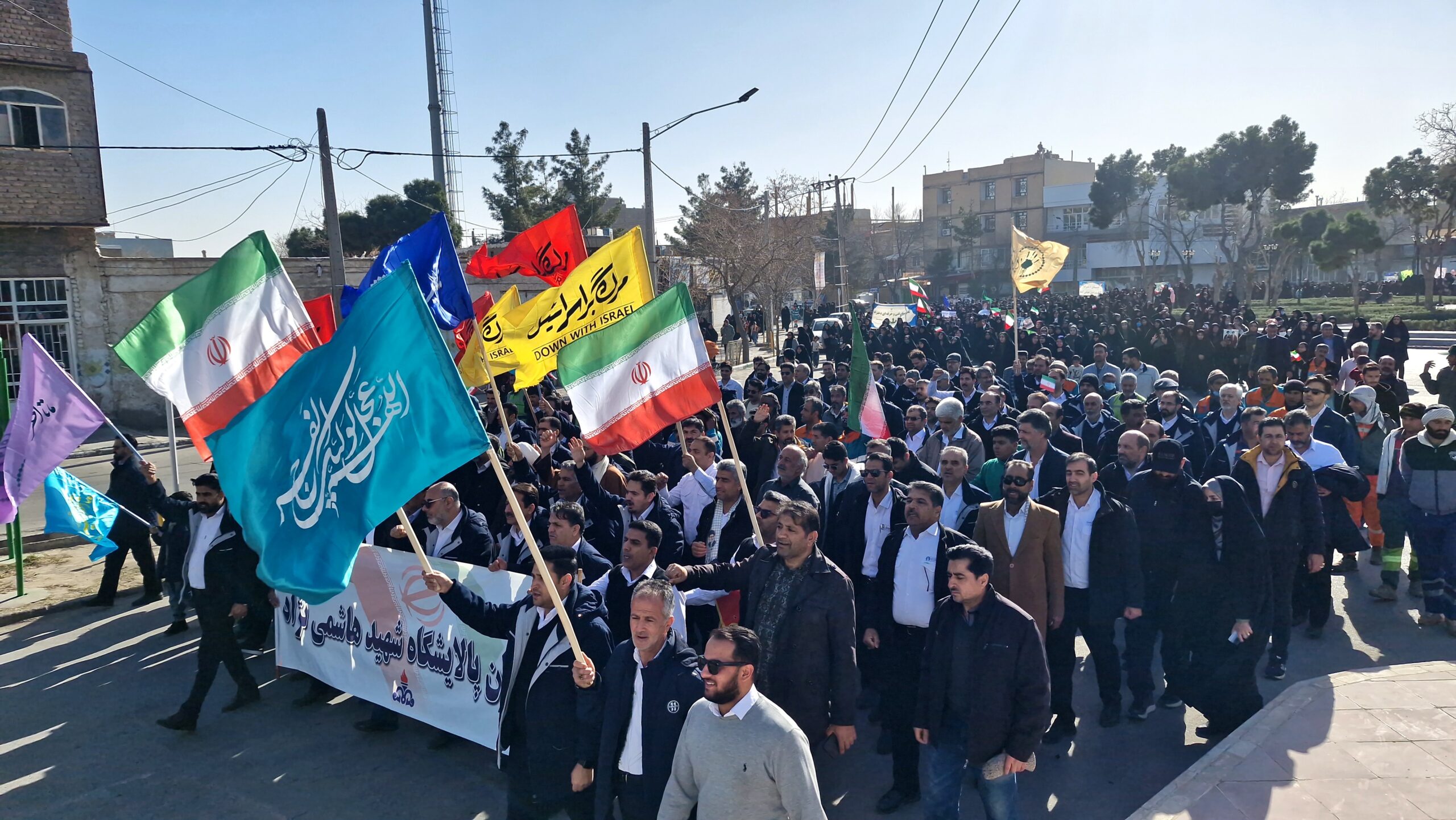 فیلم؛ راهپیمایی تاریخی ۲۲ دی مردم سرخس را با موسیقی مقاومت ببینید/ ما اقوام ایرانی مقابل دشمن مثل مشت محکمیم